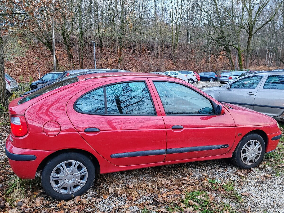 benzínový Renault Megane 1.4  NEVÍDANÝ STAV