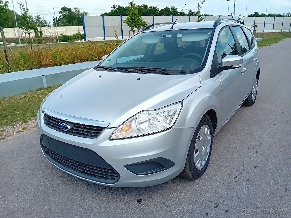 Ford Focus combi 1.6 16 Style,  1.majitel, velmi pěkný