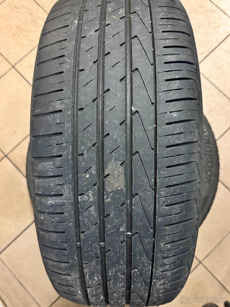 235/50/19 jeté letní Hankook 2ks