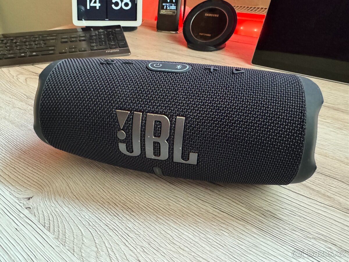 JBL charge 5 Tomorrowland Edition