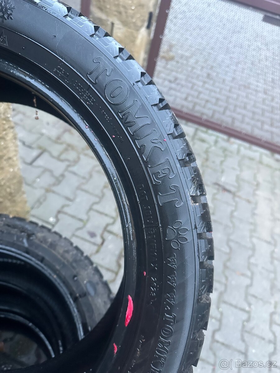 Zimní pneu 235/50 r19