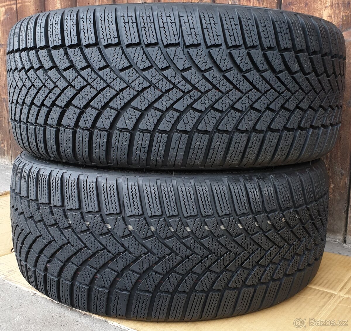 Bridgestone BLIZZAK LM005 225/40R18.