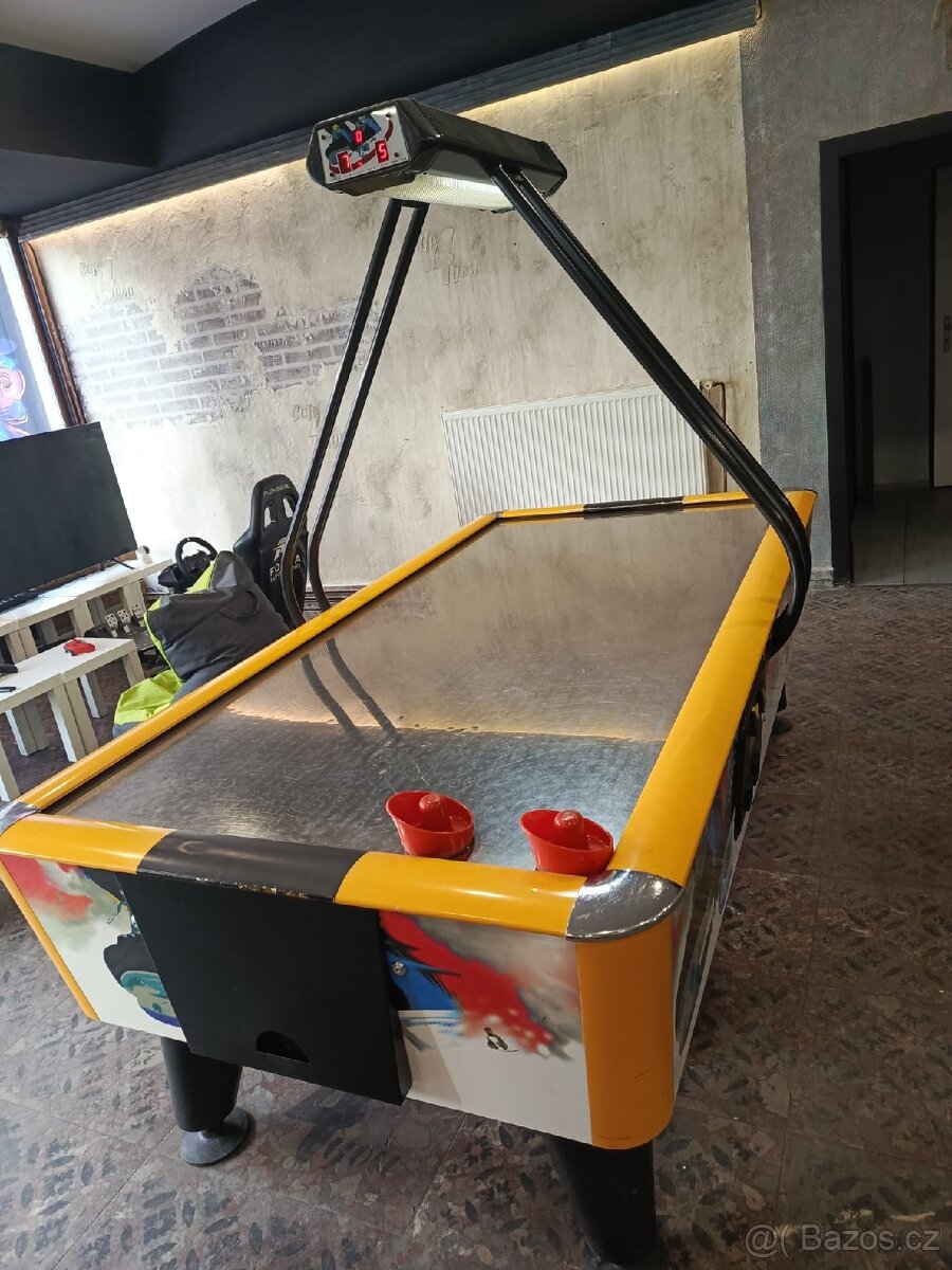 Air Hockey