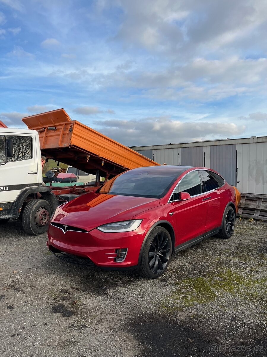 TESLA X 90D MAX výbava 4WD