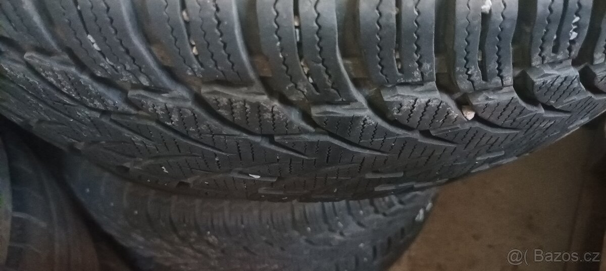 Pneu 215/70 16 WR SUV4 Nokian ,dot 20 , cca 80%