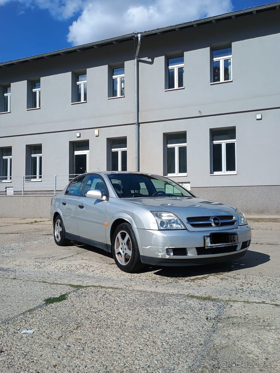 Prodám stříbrný Opel Vectra 2.2 DTI