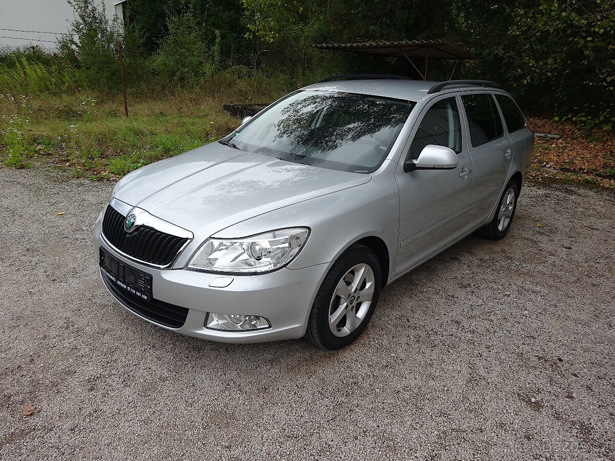 Škoda Octavia,  1.2 TSi 77 kW XENON VÝHŘEV SEDADEL SERVISKA