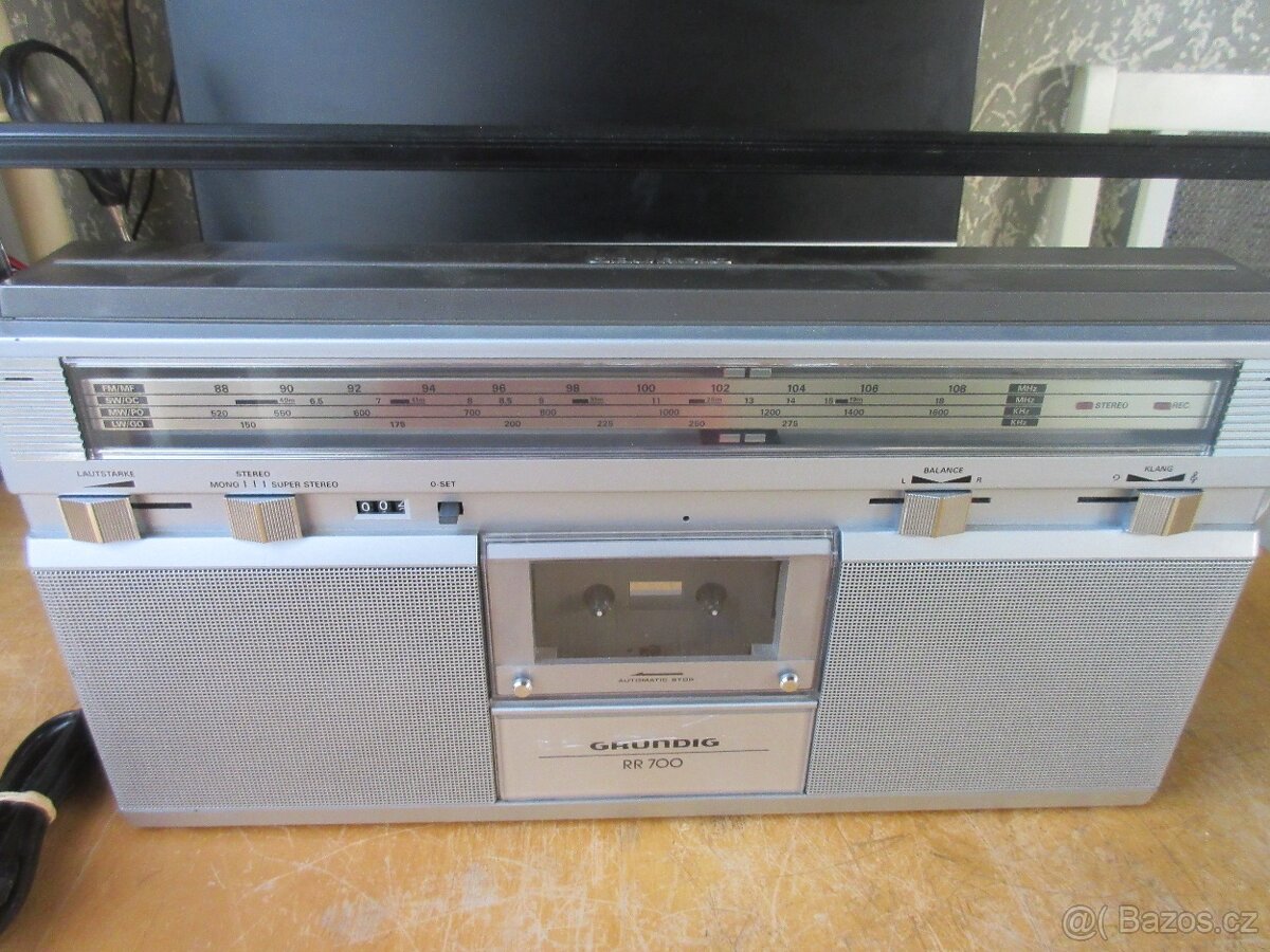 GRUNDIG  RR700