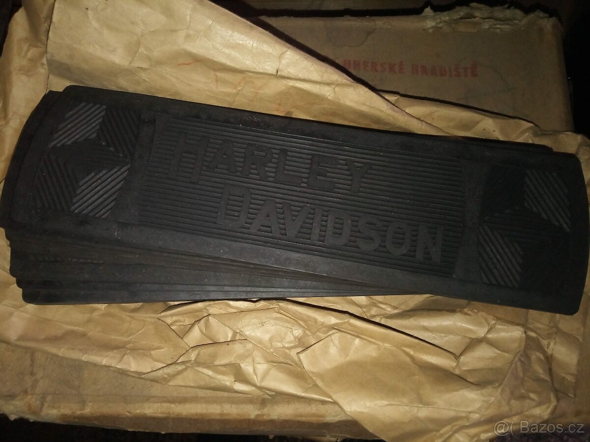 Prodám na Harley Davidson gumy podlah