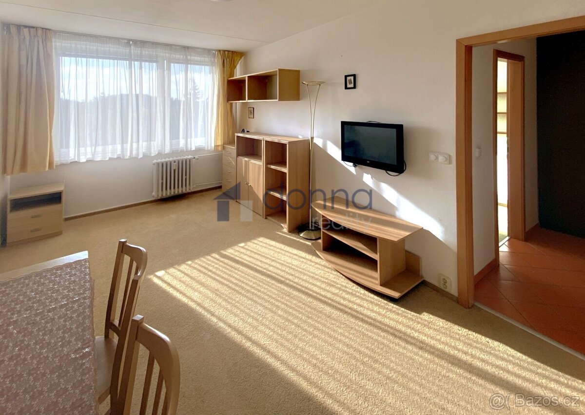 Pronájem světlého zařízeného bytu 2+kk, 43m², ul. K Rovinám,