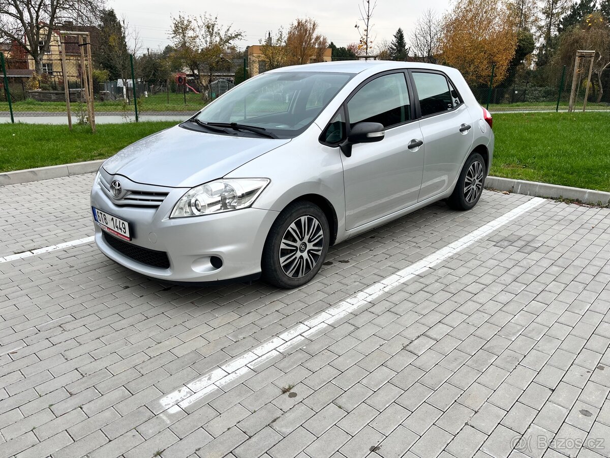 Toyota auris 1.6 VVT-i 97 kw. 2011