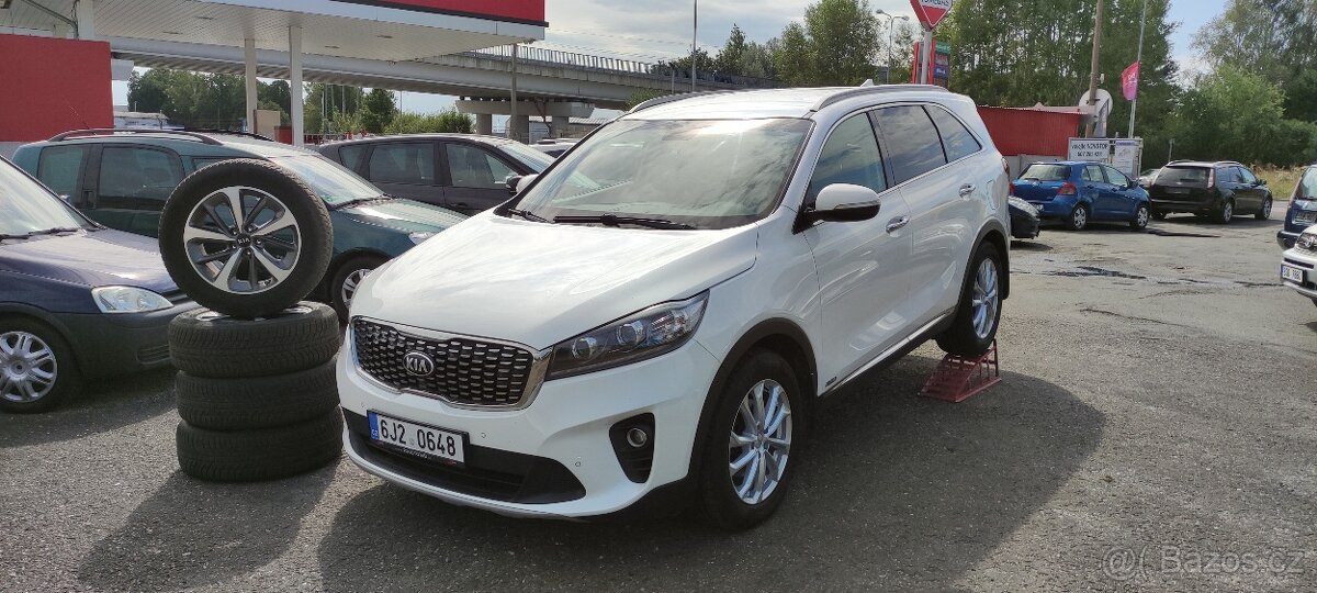 KIA SORENTO 2,2CRDI 147KW 4X4 PREMIUM, 7MÍST,1.MAJ, PŮVOD ČR