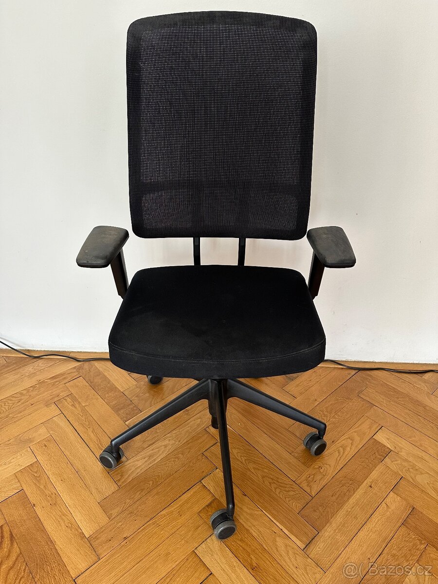 Kancelářská židle Vitra AM Chair