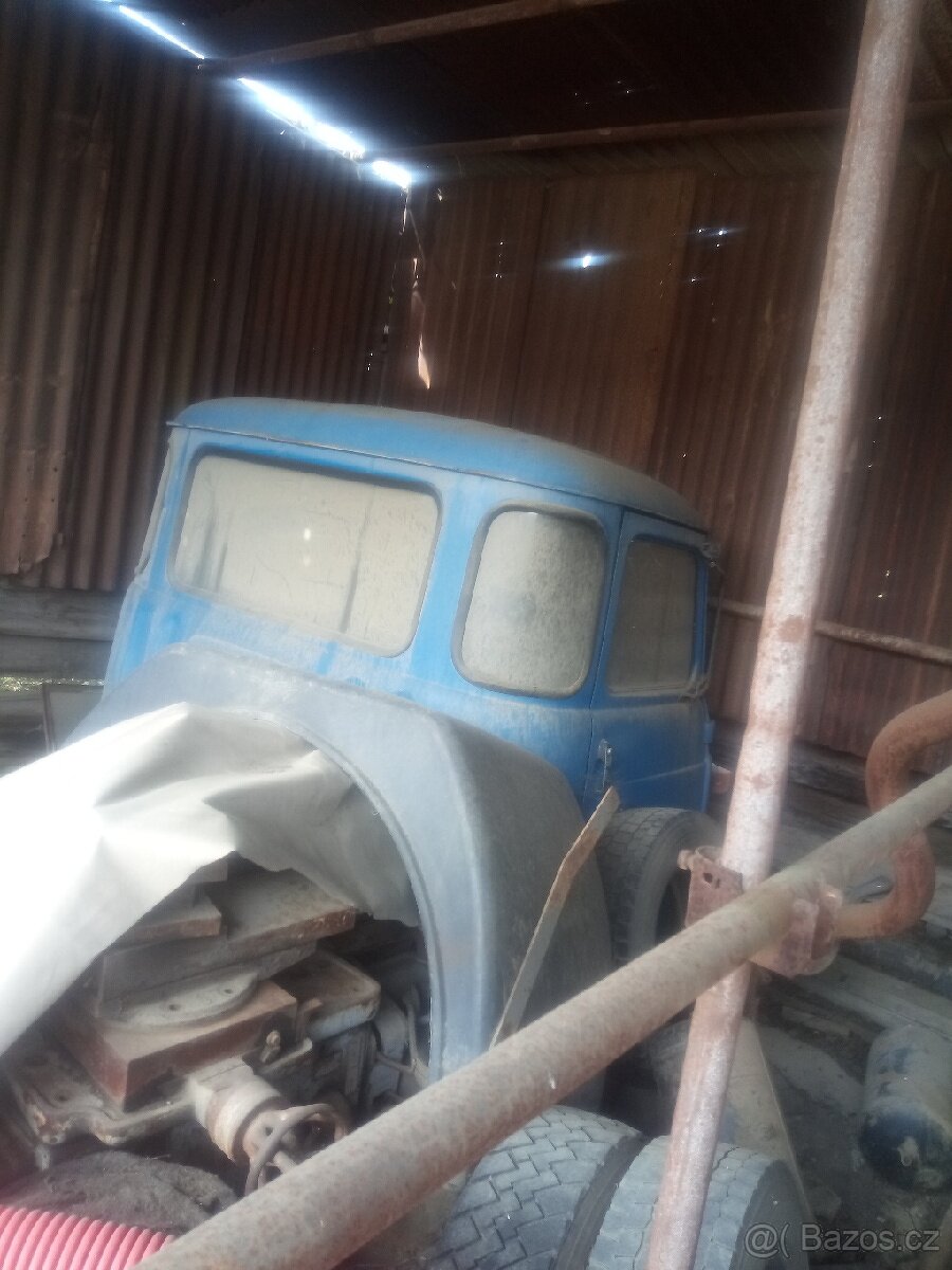 Avia 31 kabina