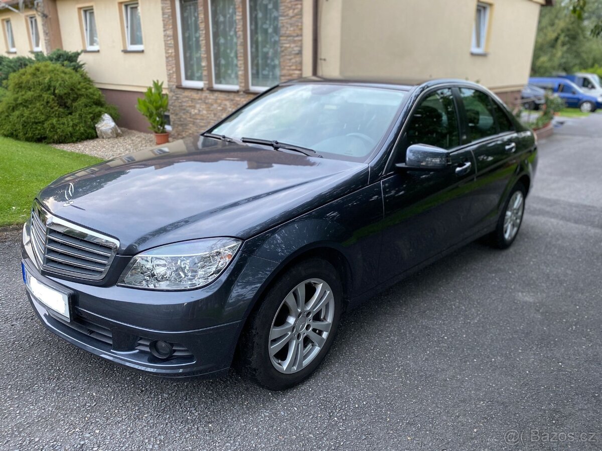 Mercedes-Benz C 180, najeto 134xxx km, model 2009