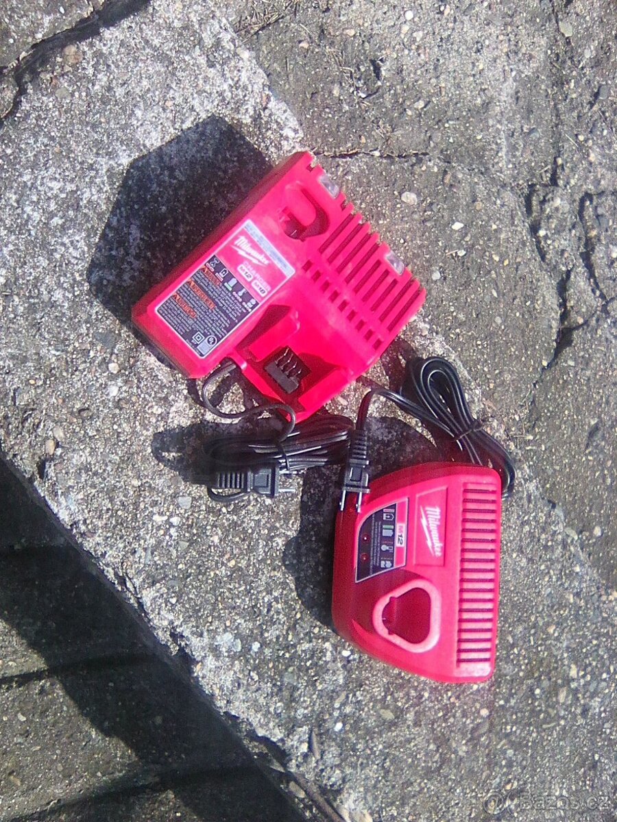 Milwaukee M18 a M12 nabijecka na 120voltu dovoz USA