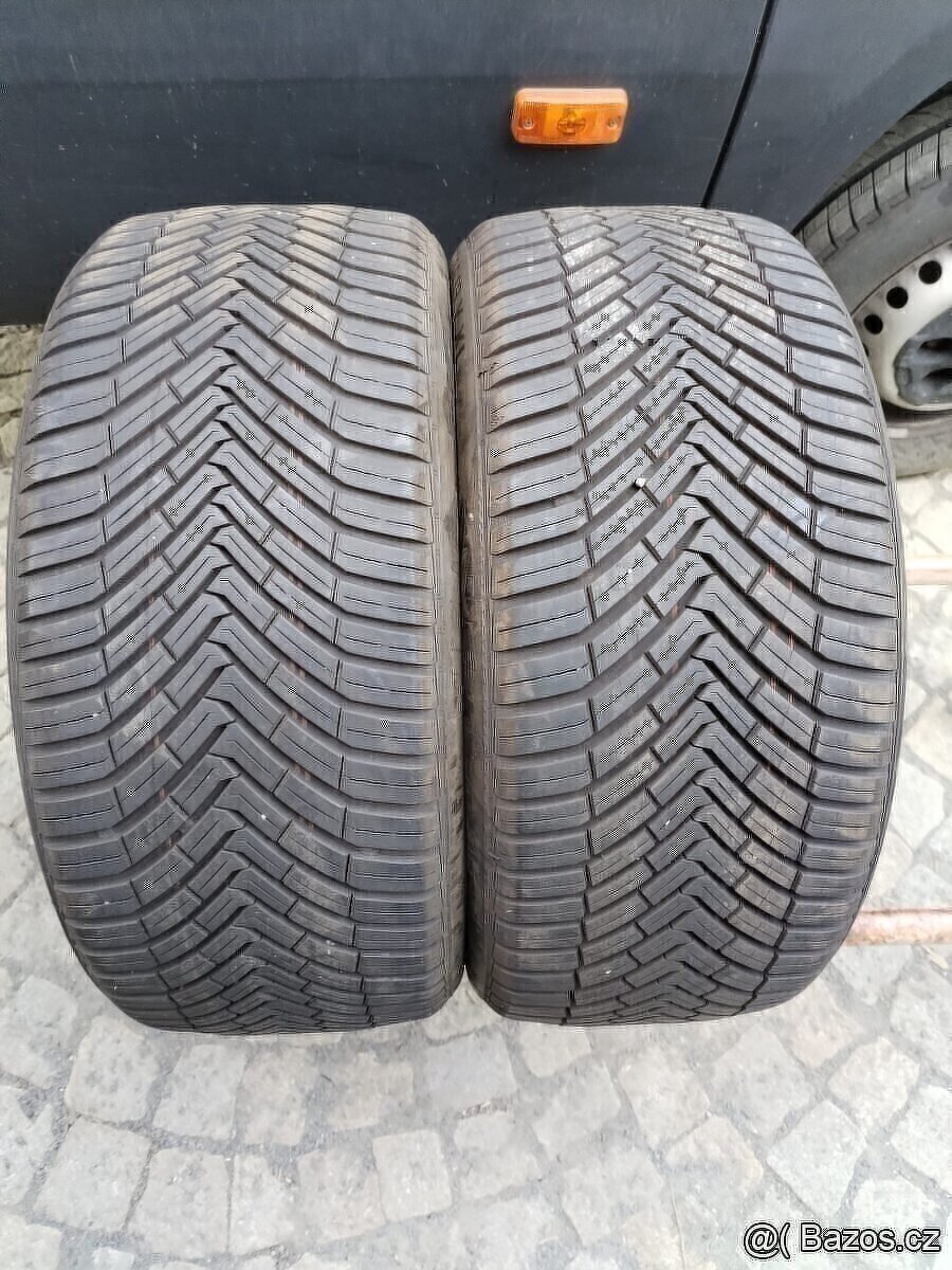 245/40/19 celorocni pneu CONTINENTAL 245/40 R19