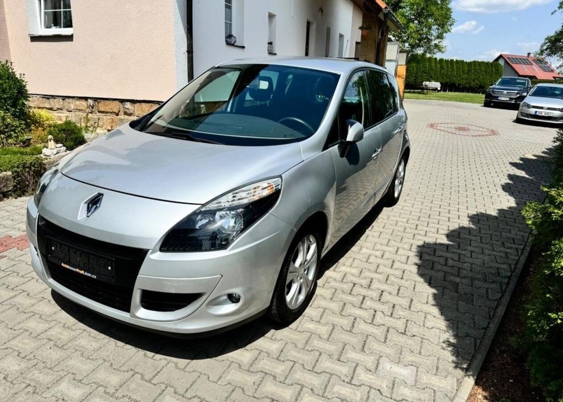 Renault Scénic 1,6i/16V pravidel.servis Tažné benzín