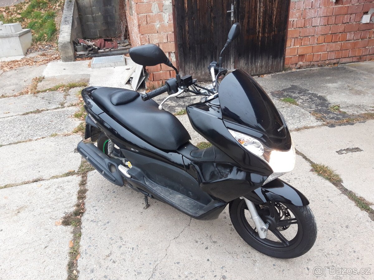 Prodám skútr Honda pcx 125