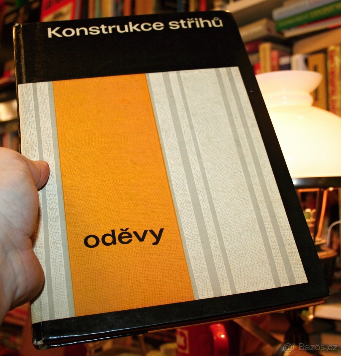 KONSTRUKCE STŘIHŮ - ODĚVY - nesehnatelné