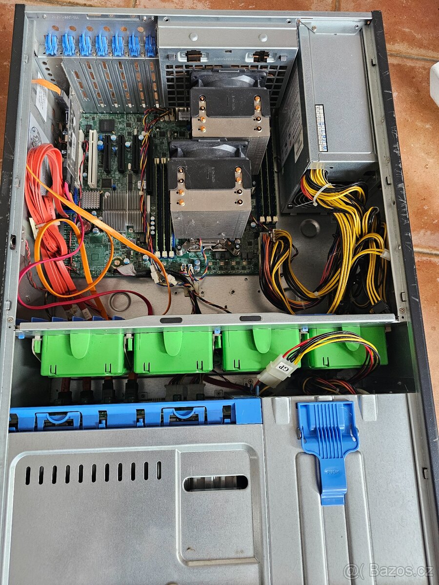 Prodám server - 2x Xeon E5504, 4GB RAM, SATA