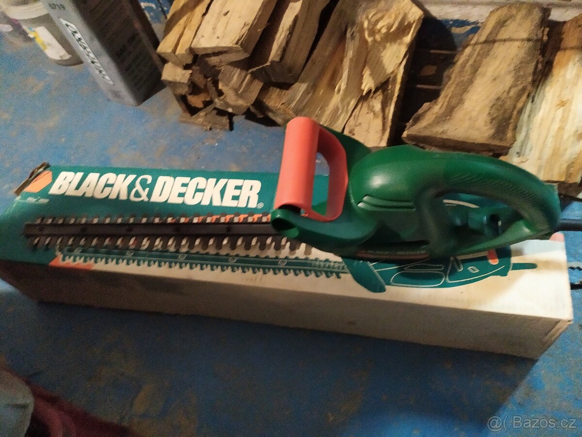 Nůžky na živý plot Black&Decker - zánovní