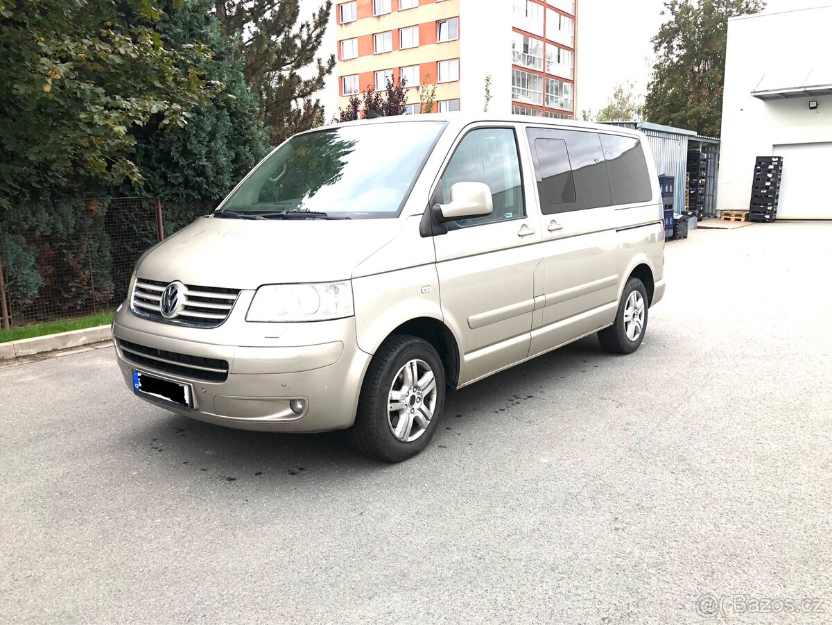 VW Multivan T5 2.5Tdi 128Kw Rok výroby 2008