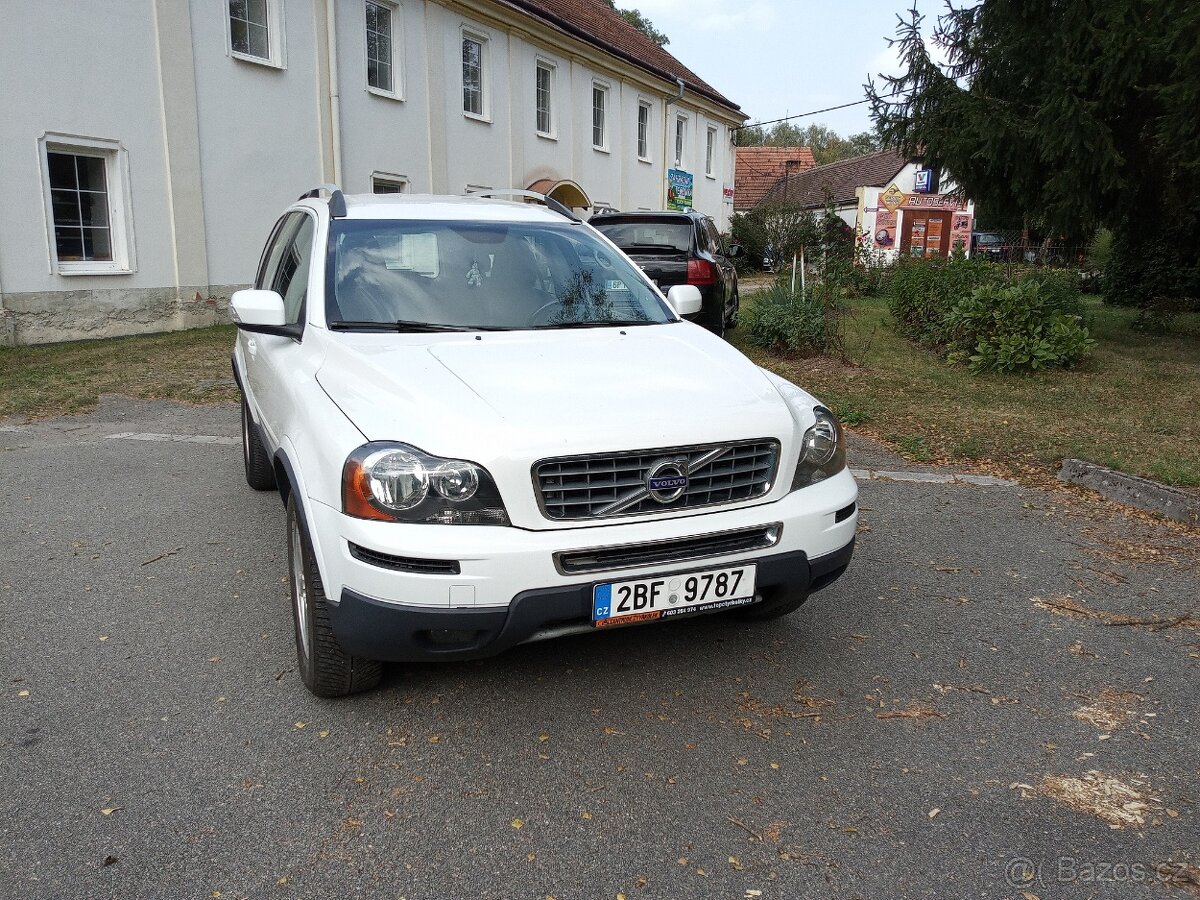 Volvo XC90 2,4 D5 7míst, tažné