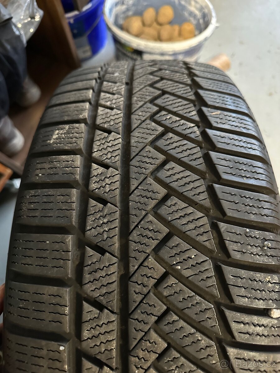 Pneu 245/45 r19