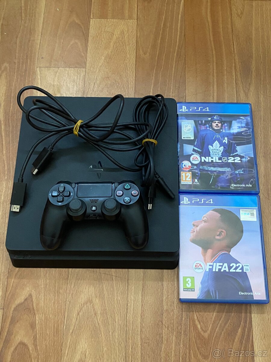 PlayStation 4 + Dvě hry