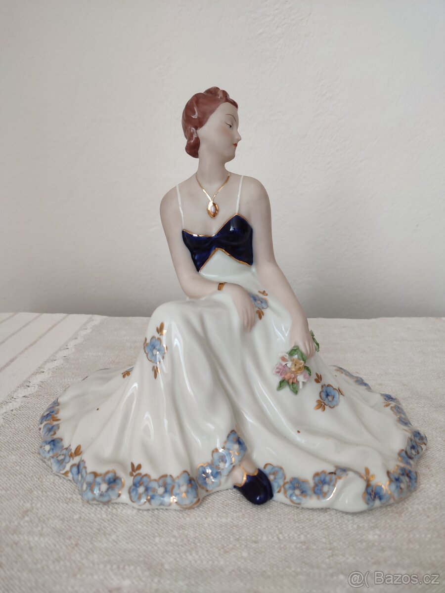 Royal dux porcelánová soška kobalt žena so sukňou