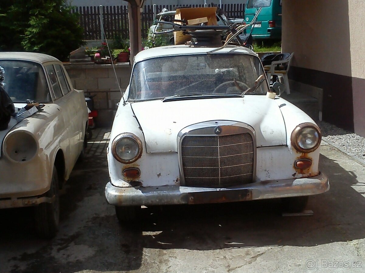 Mercedes W110 190D