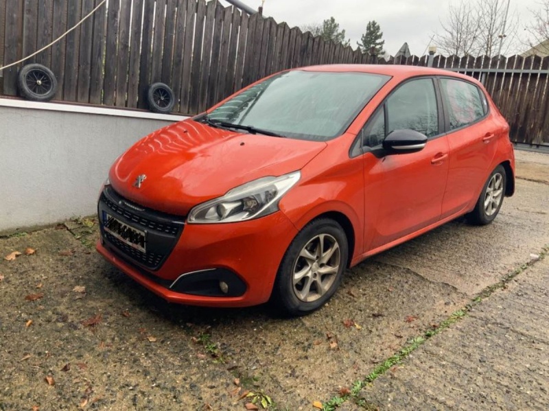 Peugeot 208, 11/2015, 1.2 60 kW, 87tkm