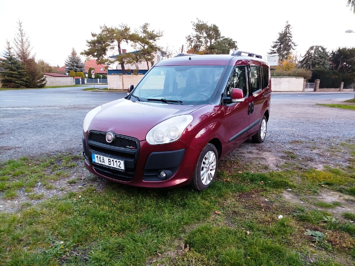 Prodám. Fiat Doblo 
1.6 JTD 77kw 
6. stupňový manuál 
