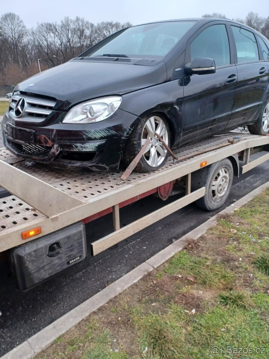 Rozpredam Mercedes B160 70kw 2010 266.920