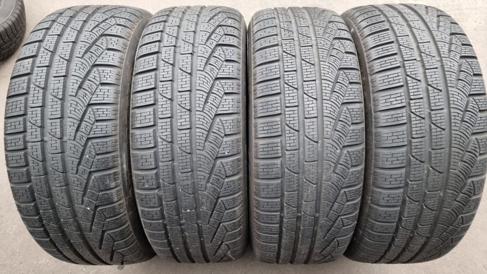 Zimní pneu 235/55/18 Pirelli