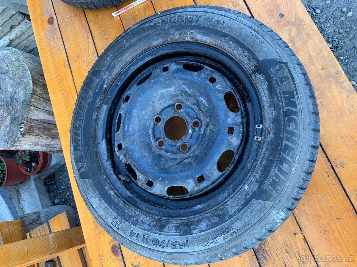 Letní michelin 165/70 R14 disk 5x100 et35