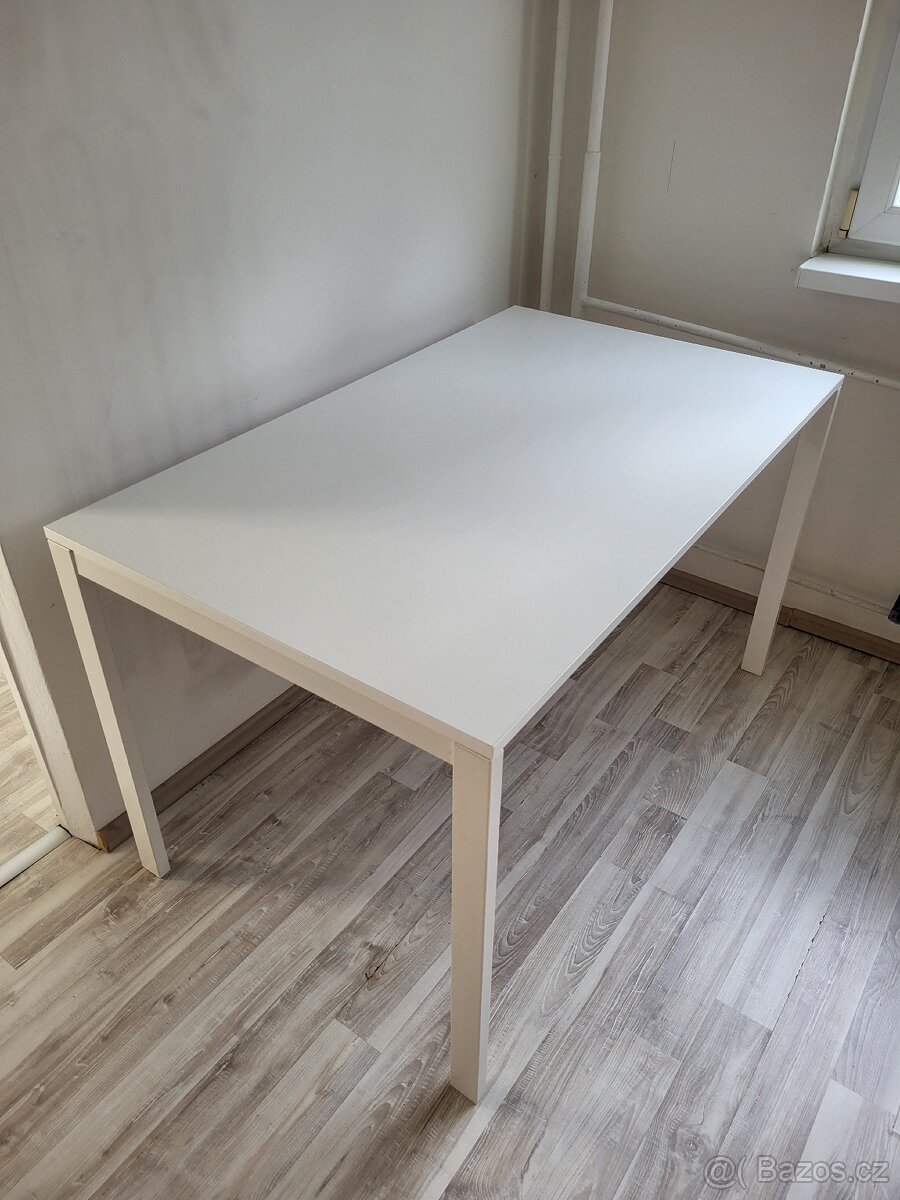 Jídelní stůl Ikea