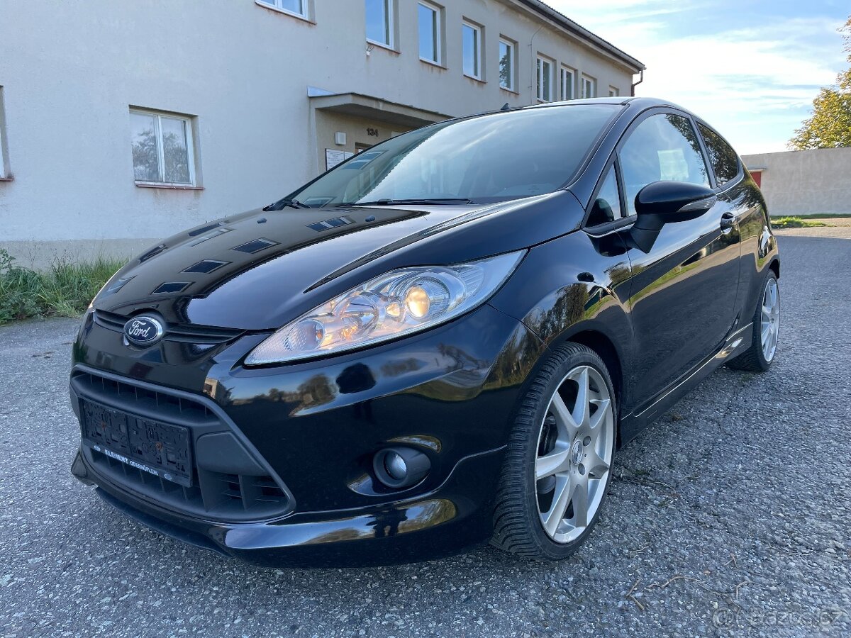 Ford Fiesta Sport 1.6i 88kw pouze 90tis.najeto benzín