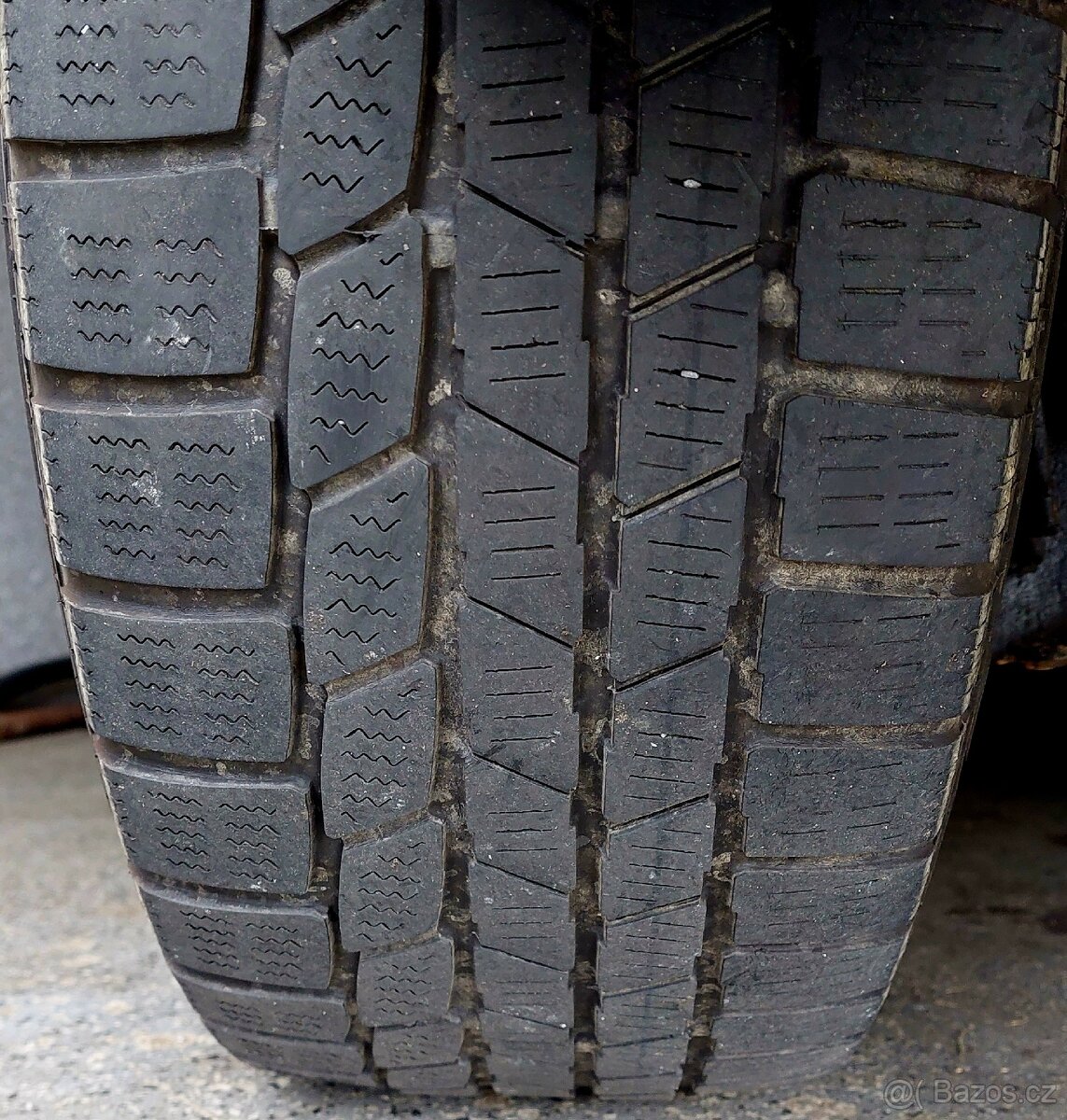 Celoroční pneu Conti TS815 205/60 R16 96V