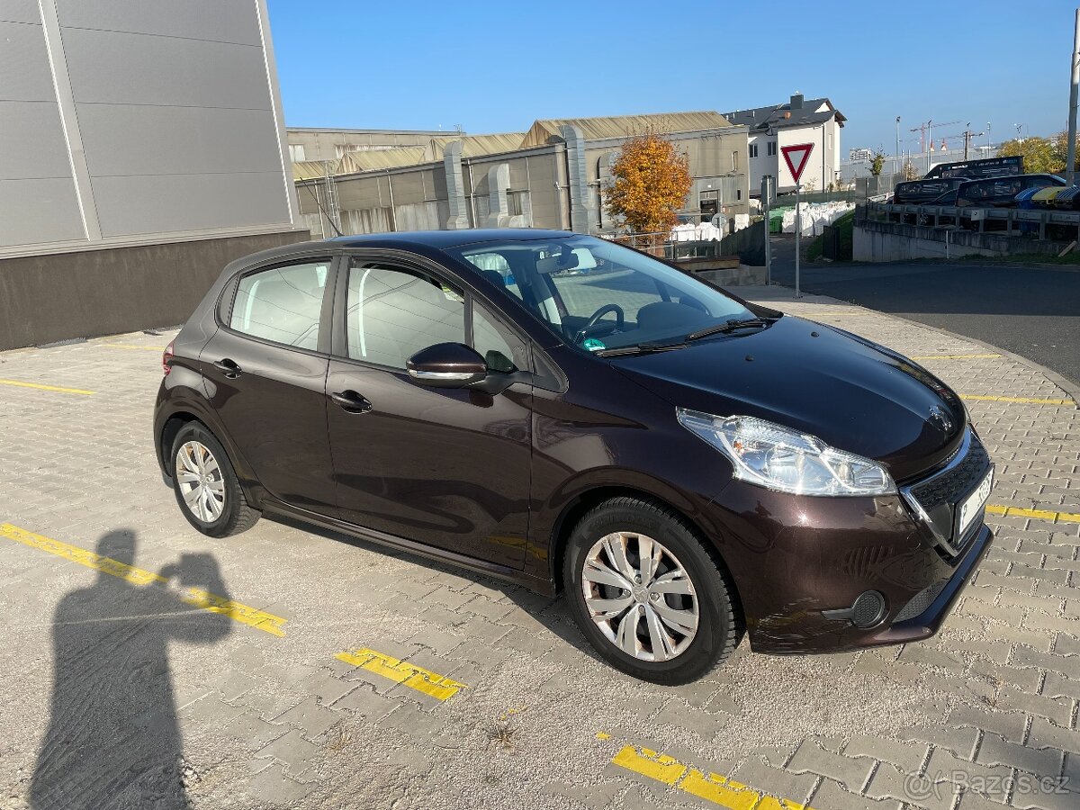 Prodám Peugeot 208 1.2i 60Kw ,rok 2013 najeto 90 000km