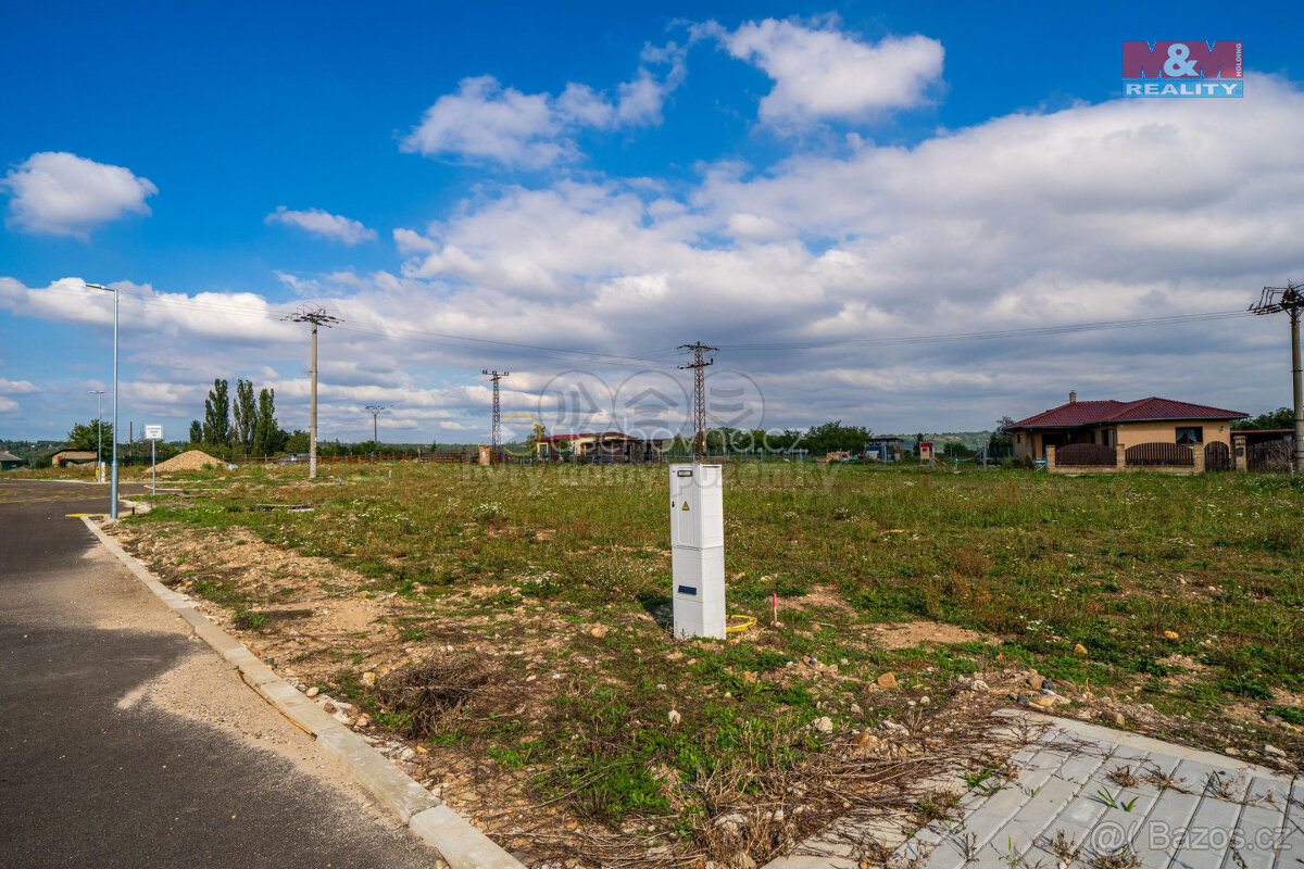 Prodej pozemku k bydlení, 889 m², Račice