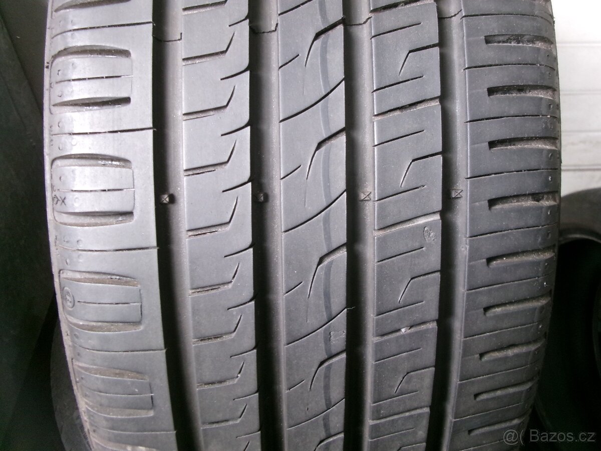 225/40 R18 BARUM (2x6,5 a 2x5 mm) č.15494