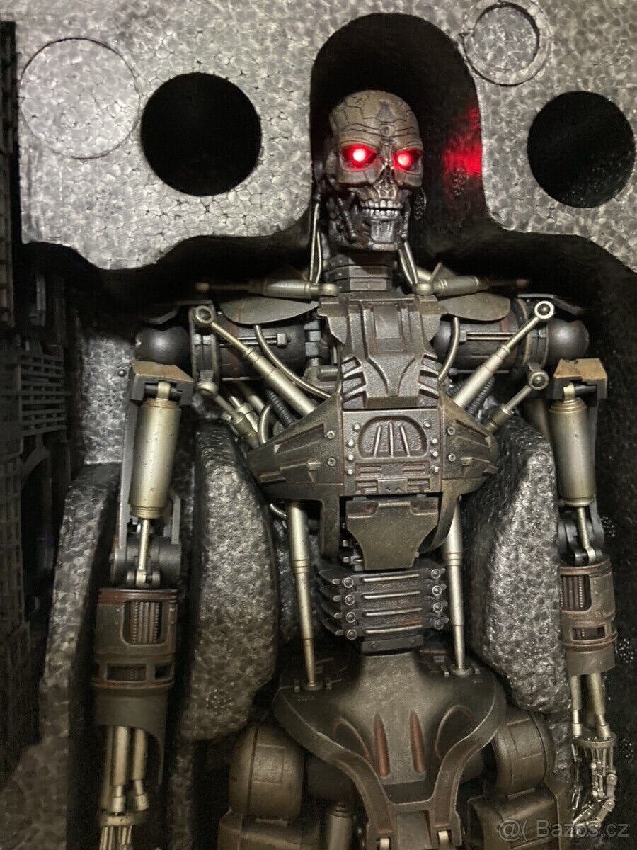 Hot Toys Terminator T600