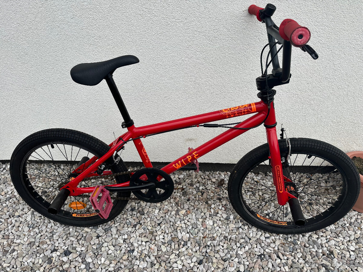 Skákací kolo BMX WIPE 320 RED 20"