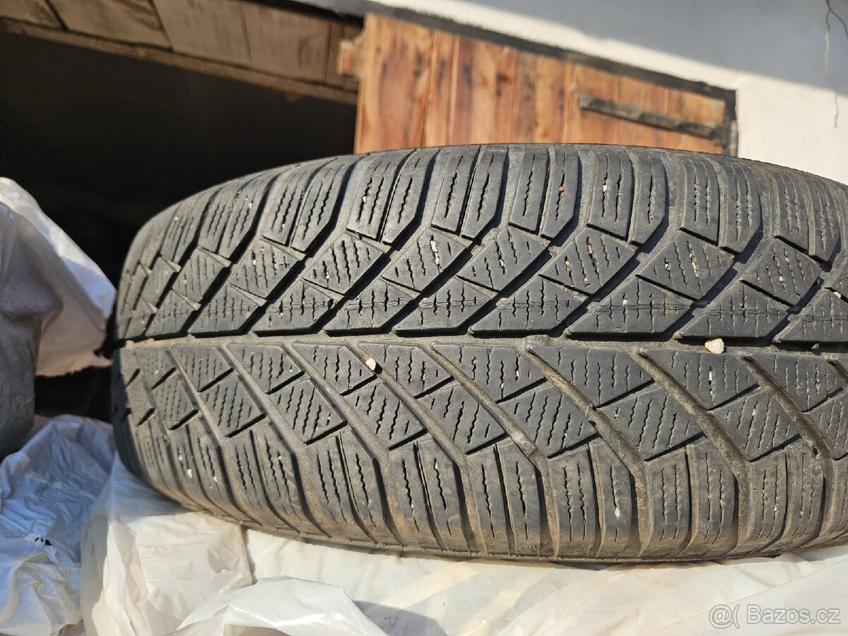 4ks 195/65 R15 zimni continental contact 6mm, starsi dot