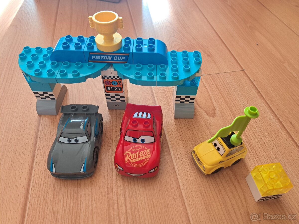 LEGO DUPLO 10857 Cars - závod o zlatý píst