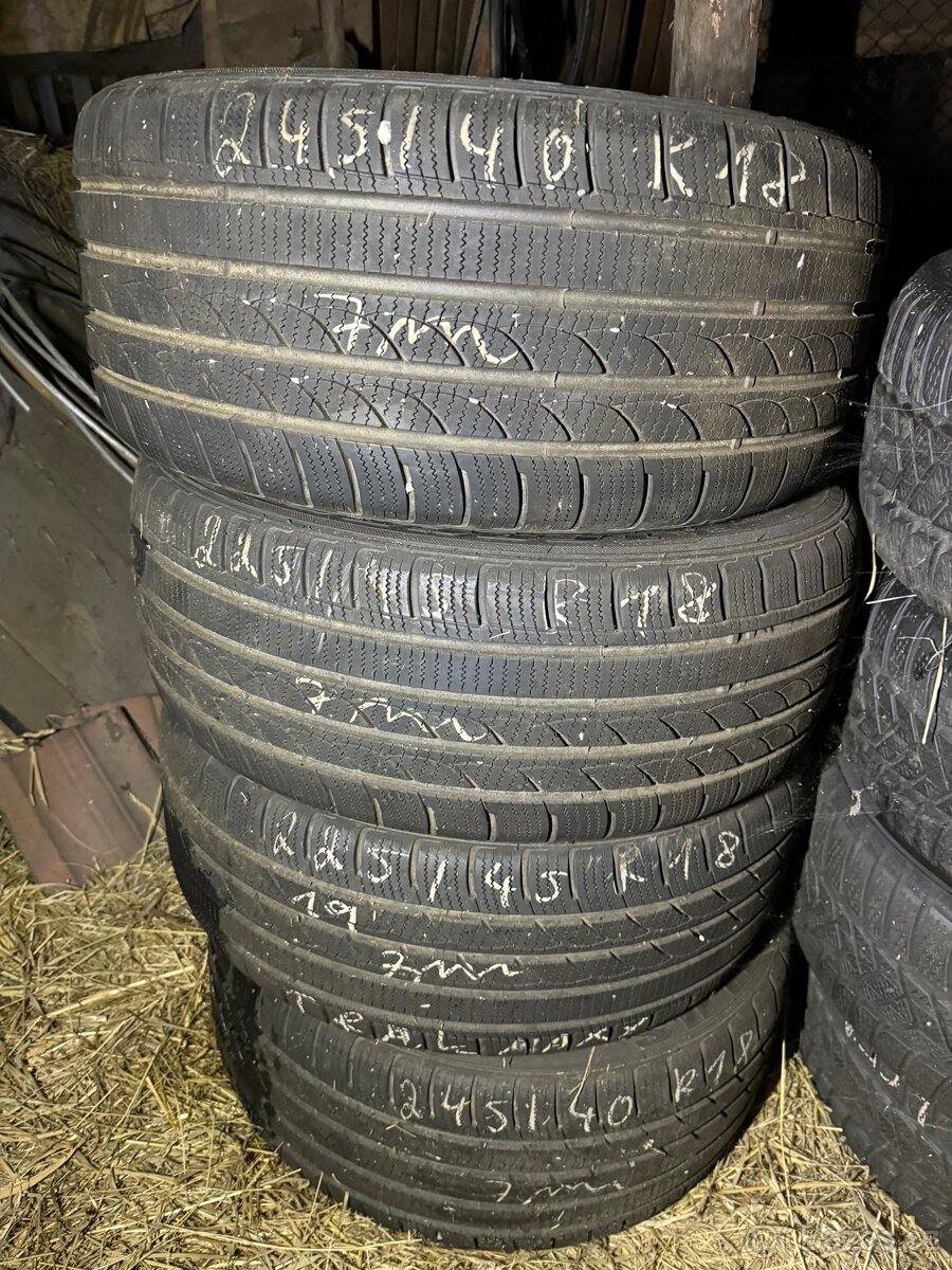 Zimní sada pneu 2x225/45 a 245/40 R18