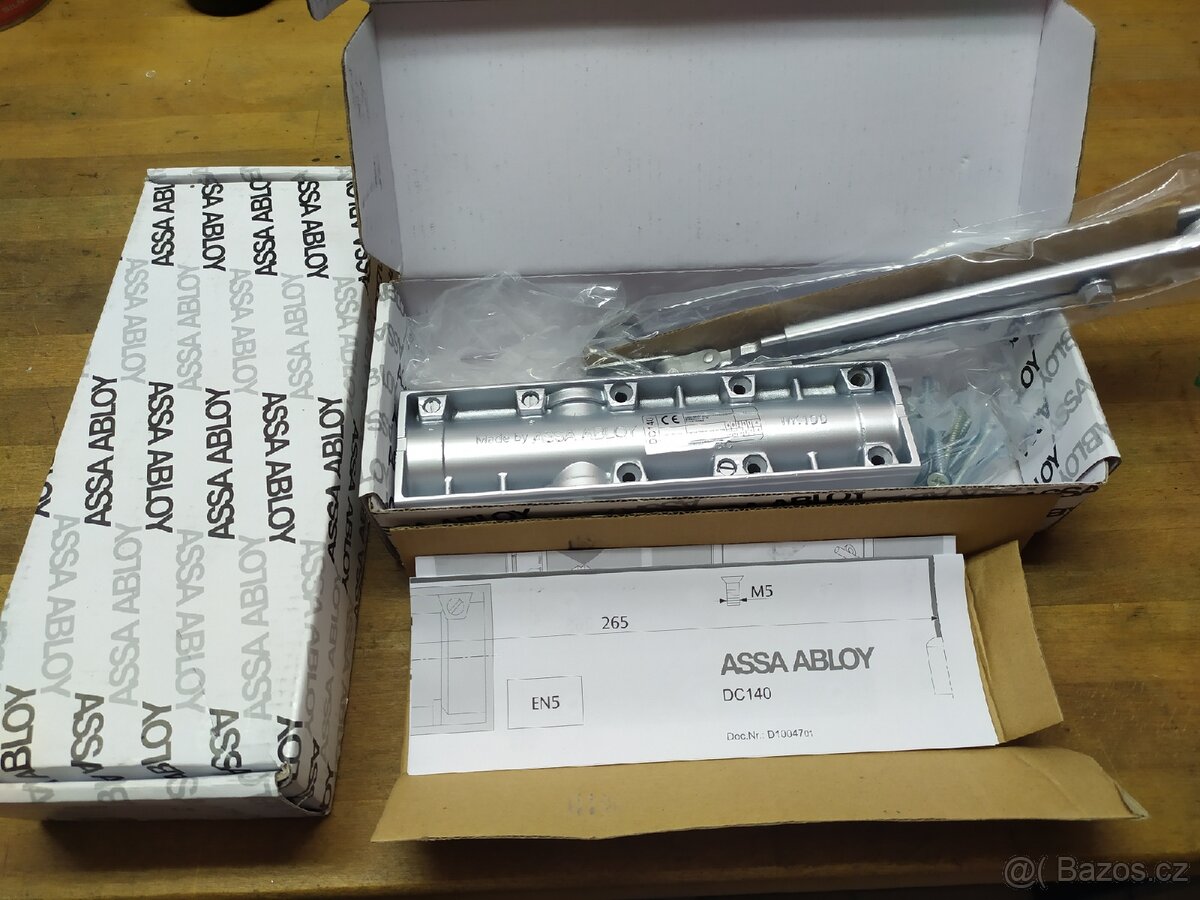 Dveřní samozavírač Assa Abloy DC 140