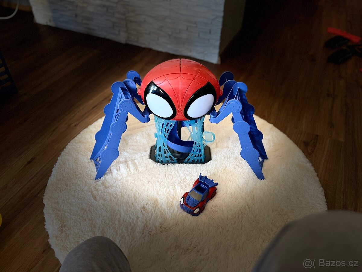 Spiderman Pavoučí základna